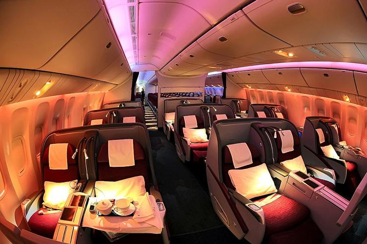 th_Qatar_Airways_Boeing_777-200LR_Business_Class_cabin_Beltyukov
